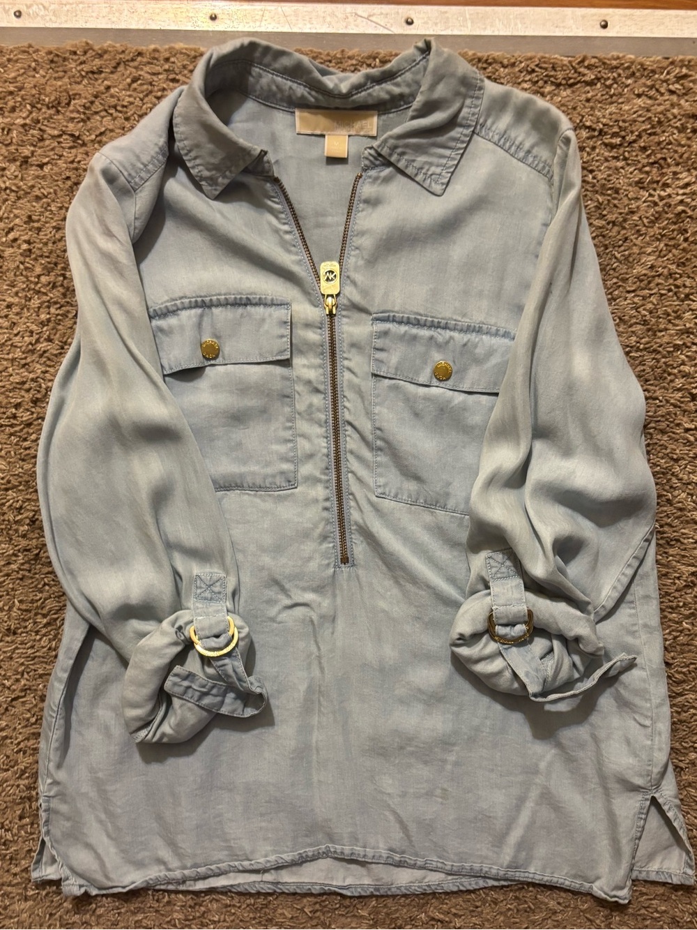 MICHAEL Michael Kors NWOT Woman’s Md Light Blue Denim 1/2 Zip Blue Top